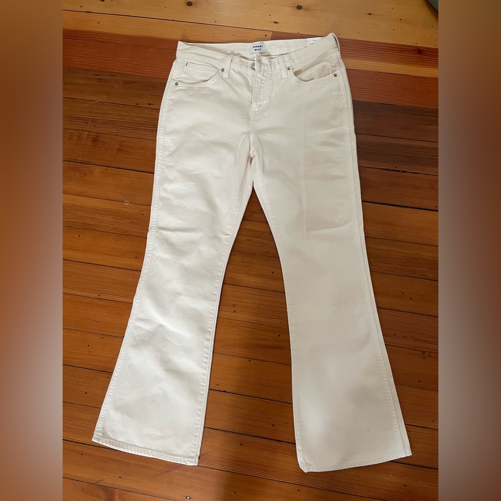 TAG ON Flare Sunday best white pants